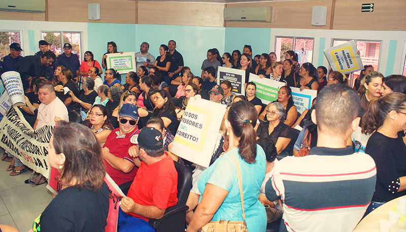 [Professores municipais em luta pelo reajuste do piso salarial]