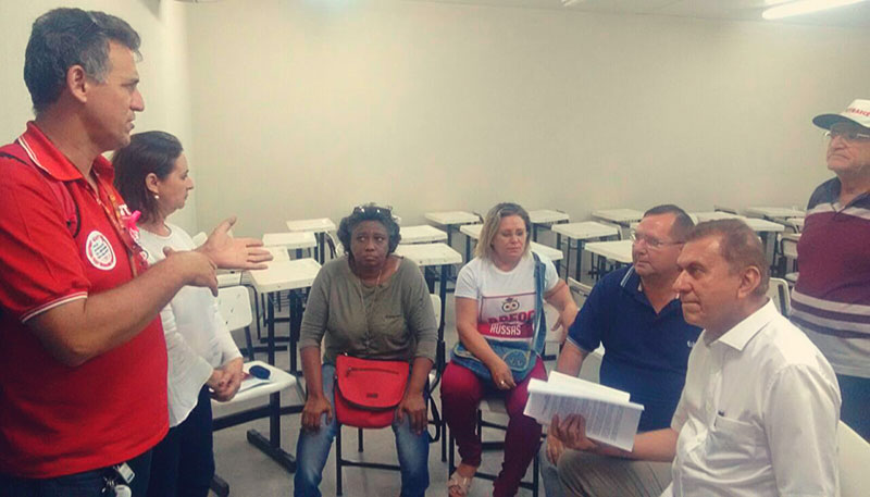 [Professores municipais em luta pelo reajuste do piso salarial]